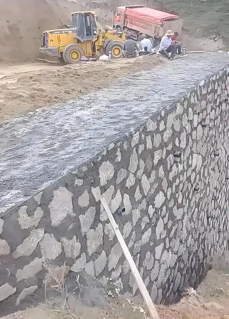 承德双滦区边坡加固